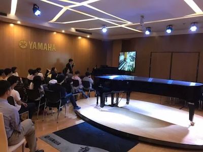 利来w66特邀艺术家浙江音乐学院钢琴系丁阳博士Hybrid远程教育大师班+音乐会圆满成功