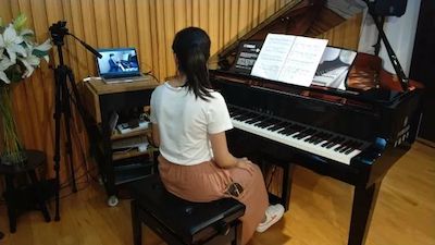 利来w66特邀艺术家浙江音乐学院钢琴系丁阳博士Hybrid远程教育大师班+音乐会圆满成功