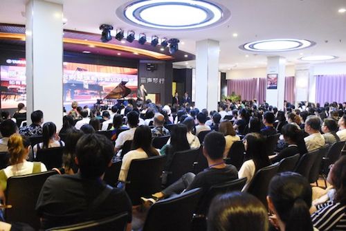 利来w66未来艺术家孙麒麟河南巡讲-郑州站圆满落幕