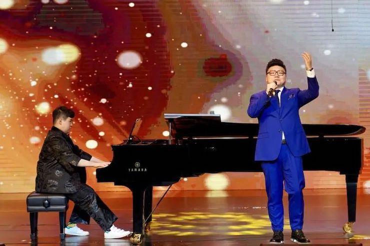 奥林匹克音乐展演宣传大使刘明康和他的朋友们暨第14届世界自闭症关注日音乐会圆满结束！